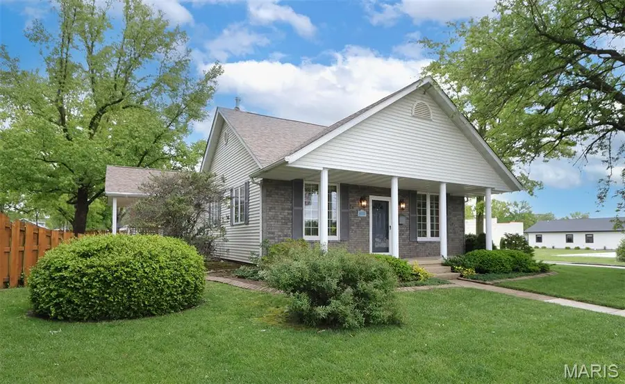 1311 Franklin Street, Carlyle, IL 62231 - #2