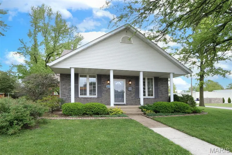 1311 Franklin Street, Carlyle, IL 62231 - #3