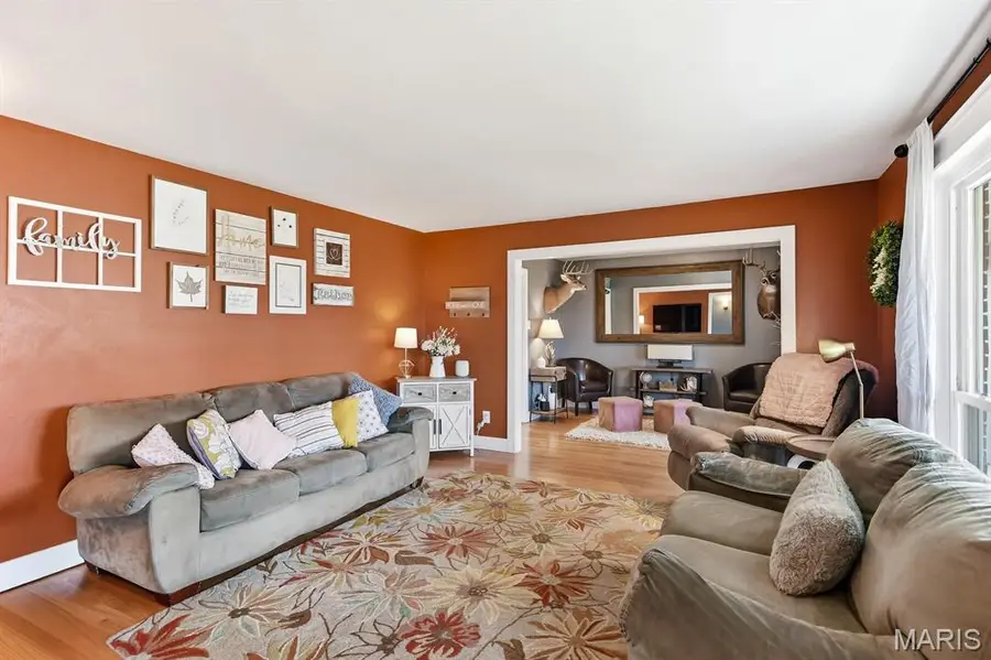 5354 Chatfield Drive, Saint Louis, MO 63129 - #3