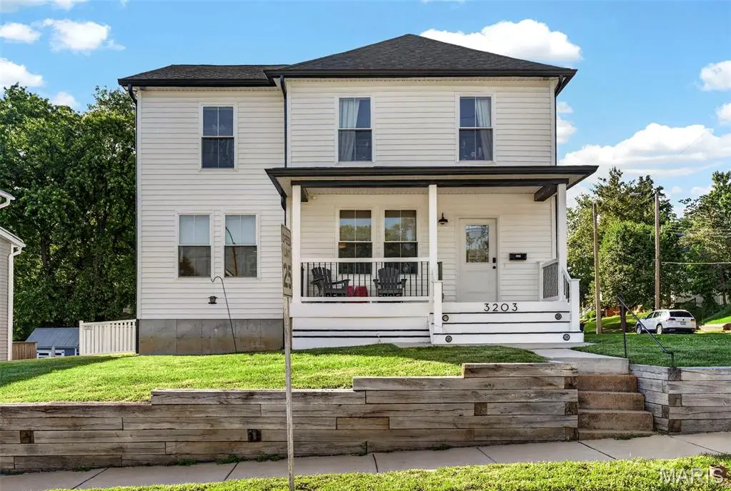 3203 Byron Place, Saint Louis, MO 63143 - #1