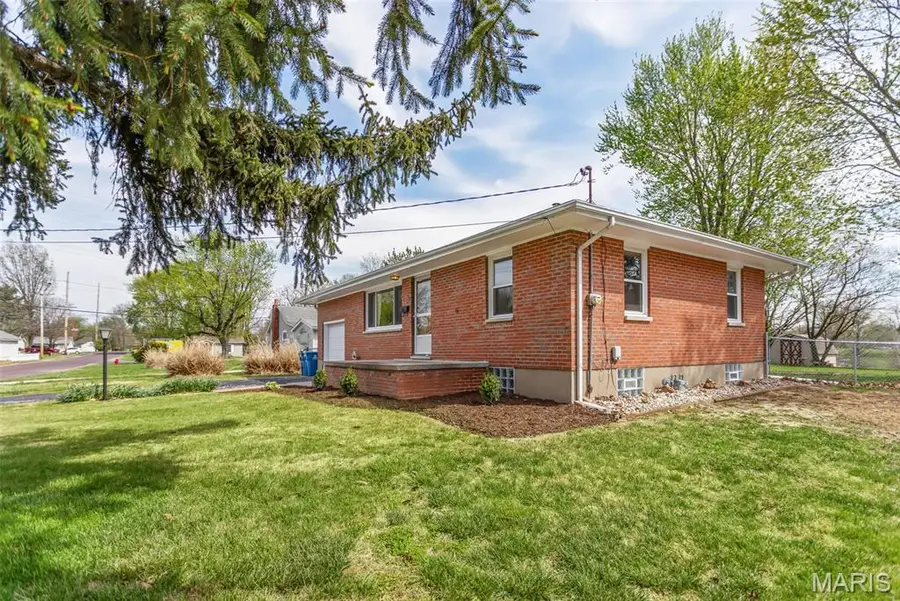 340 Ruth Avenue, Cottage Hills, IL 62018 - #3