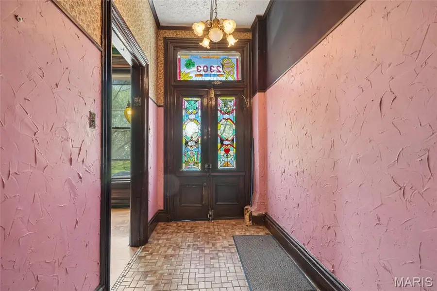 2303 Arsenal Street, Saint Louis, MO 63118 - #3