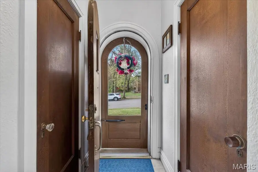 7487 Kingsbury Boulevard, University City, MO 63130 - #3