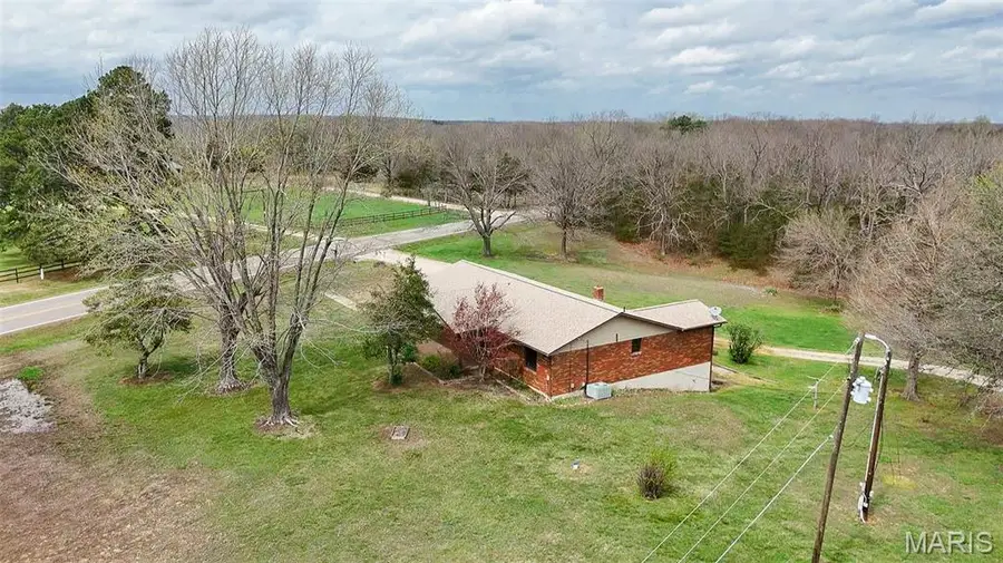 4393 Highway Dd, Cuba, MO 65453 - #2