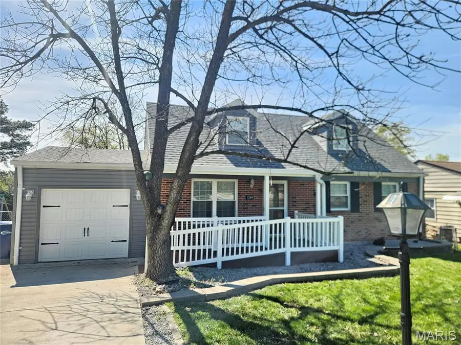 2204 Valley Park Road, Fenton, MO 63026 - #2