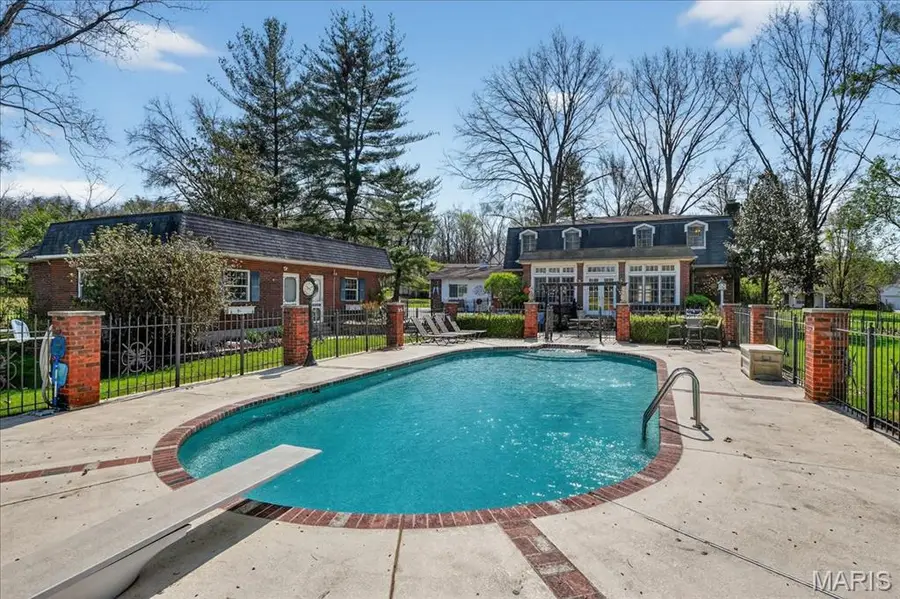 12949 Baalbek Drive, Sunset Hills, MO 63127 - #2