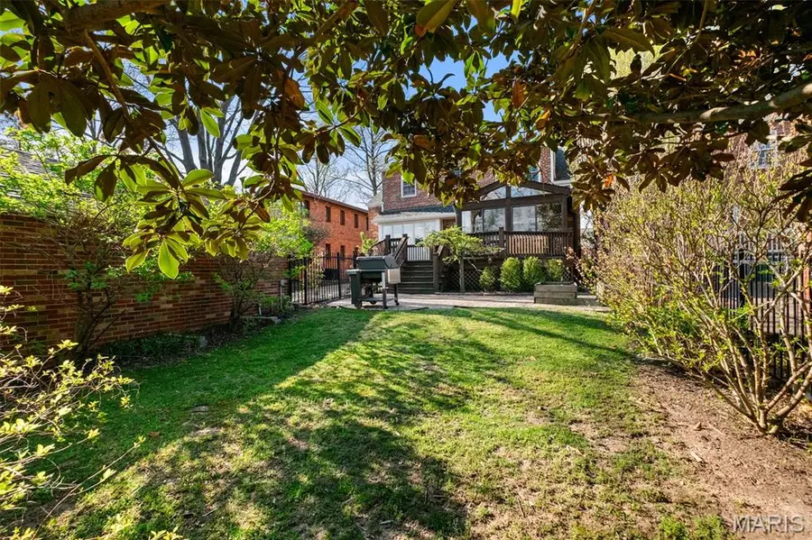 8105 Kingsbury Boulevard, Clayton, MO 63105 - #3