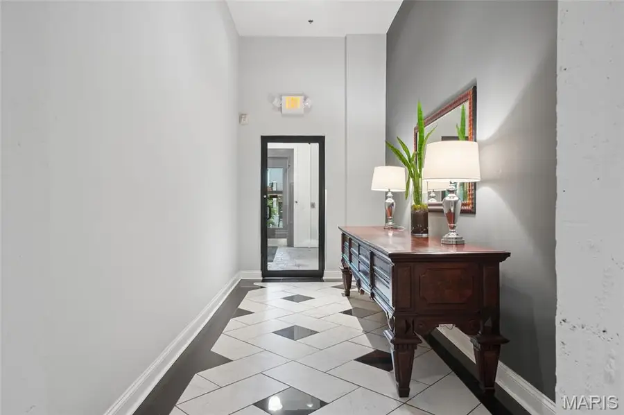 4200 Laclede Avenue #203, Saint Louis, MO 63108 - #2