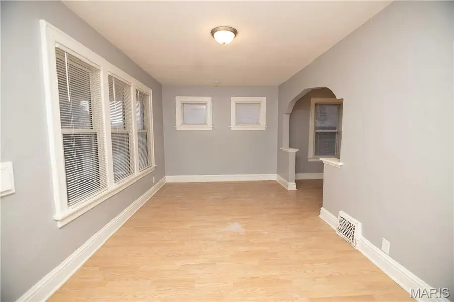 5712 Floy Avenue, Saint Louis, MO 63136 - #2