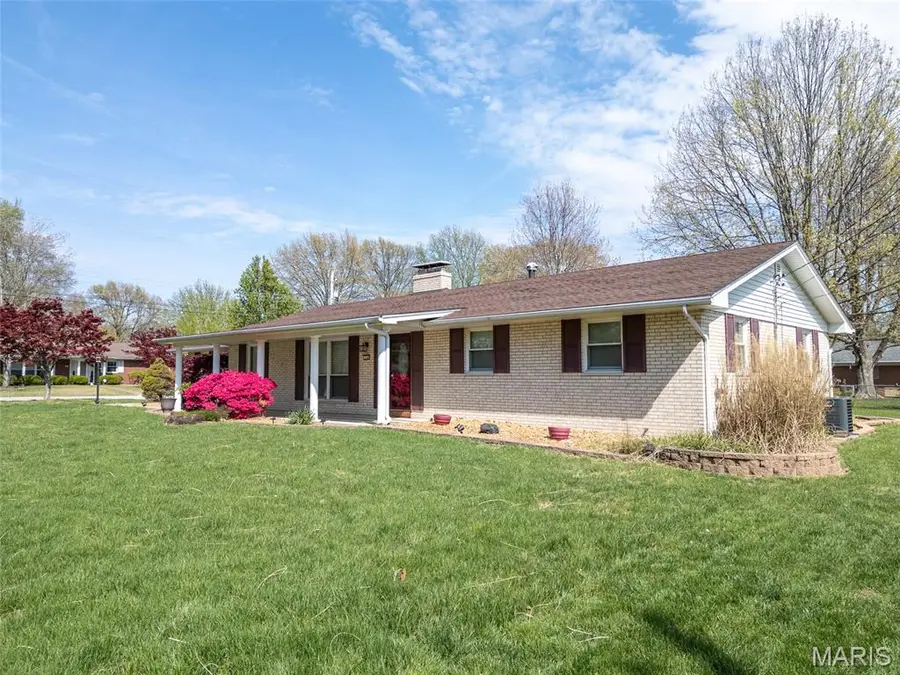 114 Westmoreland Street, Collinsville, IL 62234 - #3