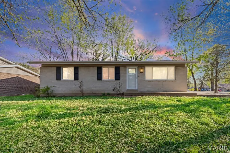 1198 Soria Street, Saint Louis, MO 63138 - #2