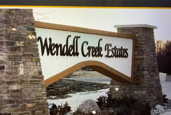 8736 Wendell Creek Drive, St Jacob, IL 62281