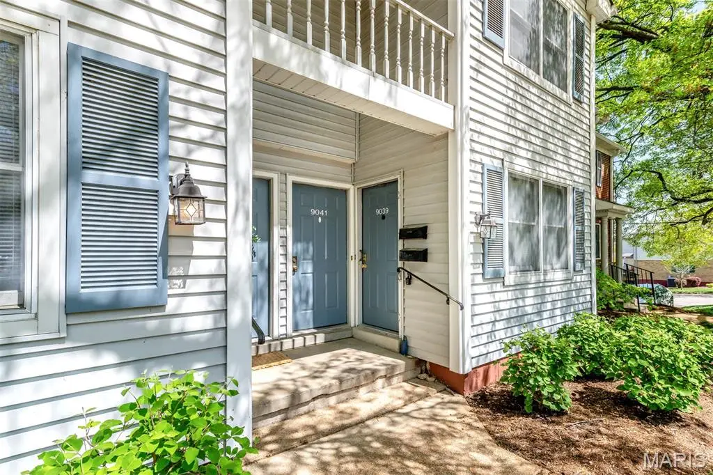 9039 W Swan Circle, Brentwood, MO 63144 - #1