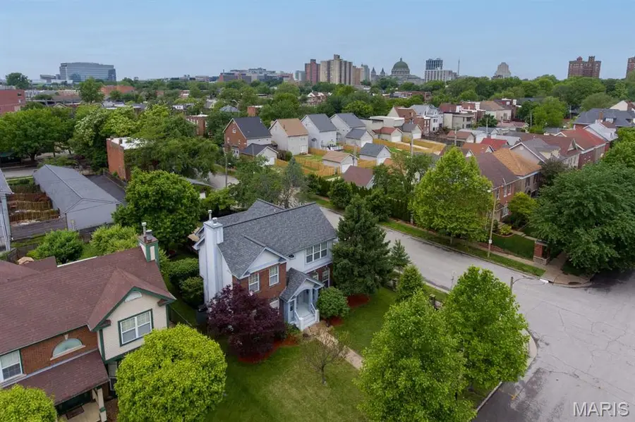 4166 Westminster Place, Saint Louis, MO 63108 - #3