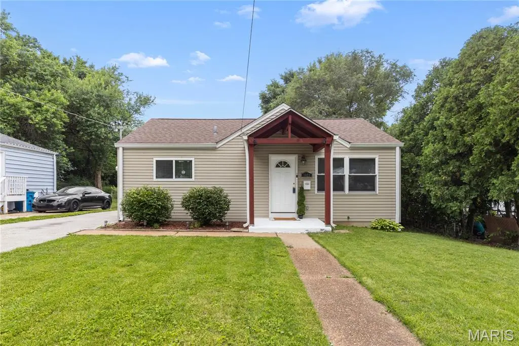 3023 Ridgeway Avenue, Saint Louis, MO 63114 - #1