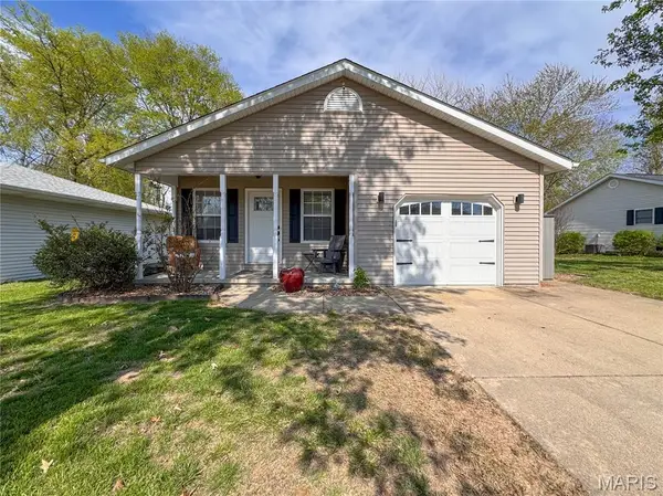 12 Germania Drive, Columbia, IL 62236