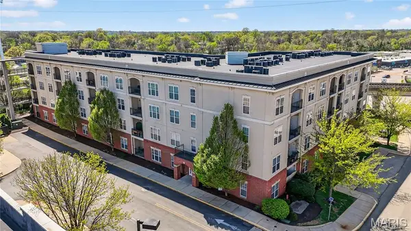 1270 Strassner Drive #3306, Brentwood, MO 63144