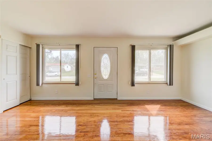 10127 Monarch Drive, Castle Point, MO 63136 - #2