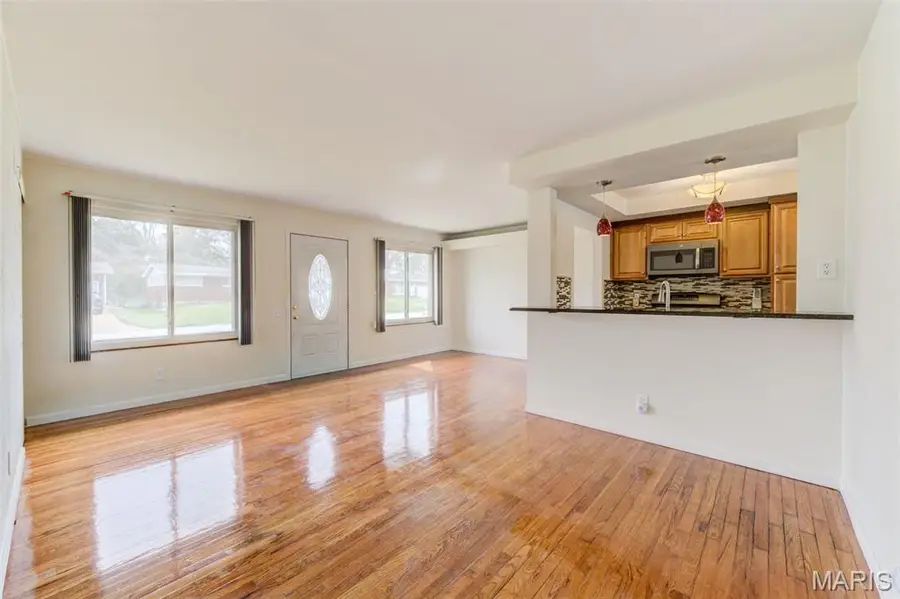 10127 Monarch Drive, Castle Point, MO 63136 - #3