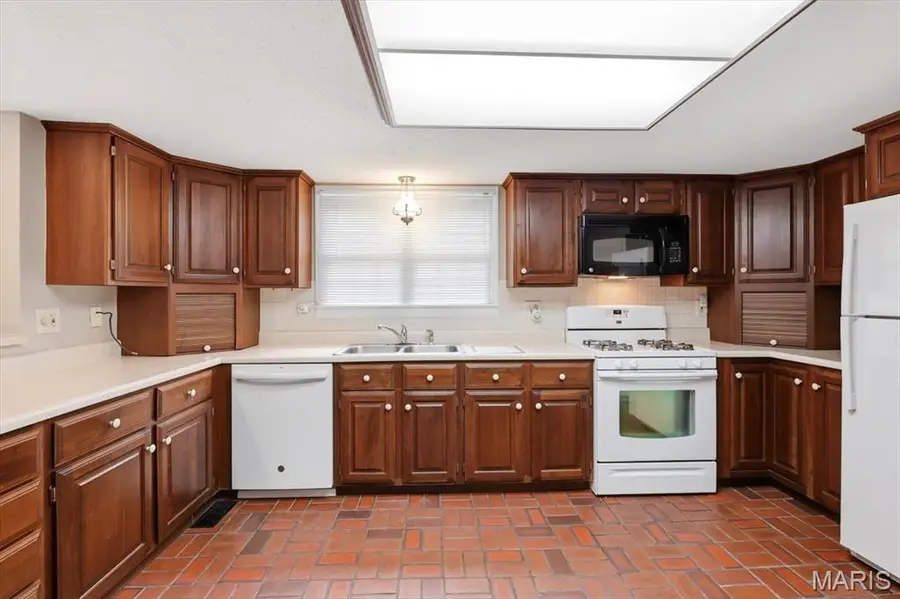 12268 Spring Place Court, Maryland Heights, MO 63043 - #2