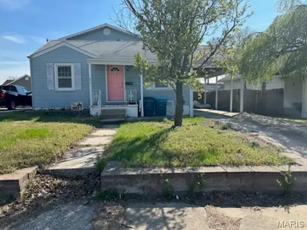 451 Hamilton Avenue, Wood River, IL 62095