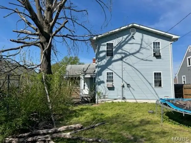 451 Hamilton Avenue, Wood River, IL 62095 - #3