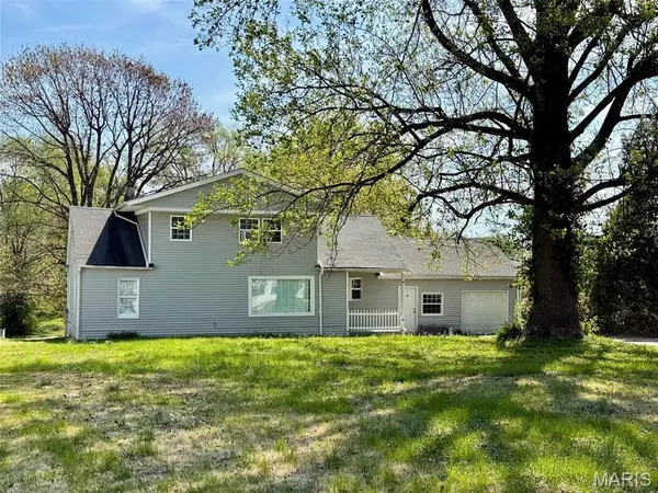 4 Monticello Place, Fairview Heights, IL 62208