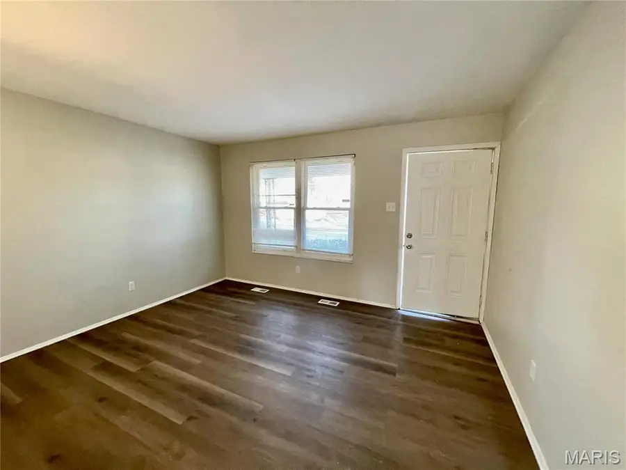 10149 Royal Drive, Saint Louis, MO 63136 - #3