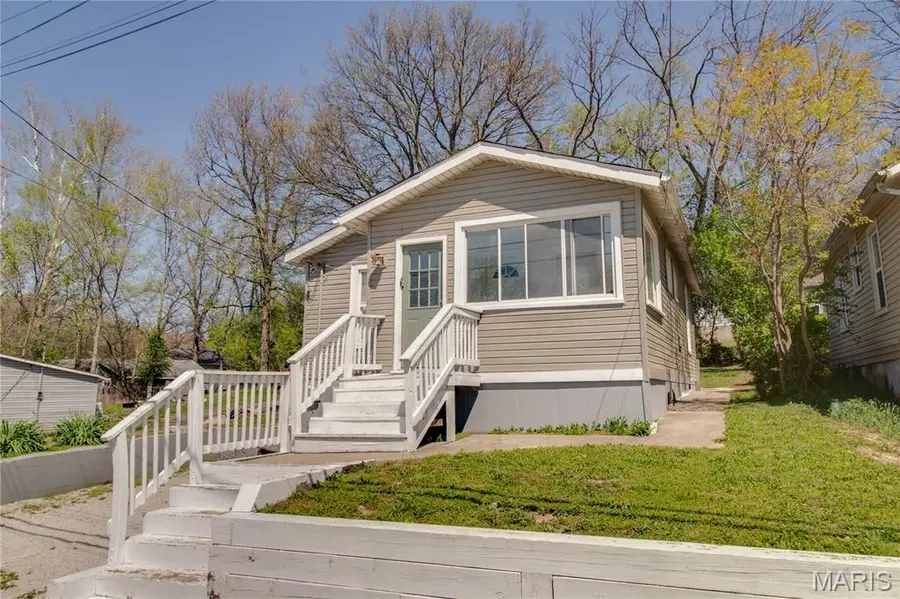 3034 Glenwood Avenue, Alton, IL 62002 - #2