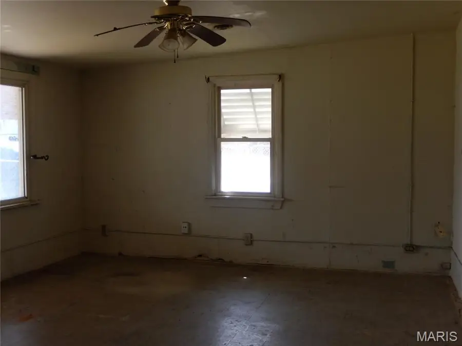 9501 Kirchner Avenue, Saint Louis, MO 63125 - #2