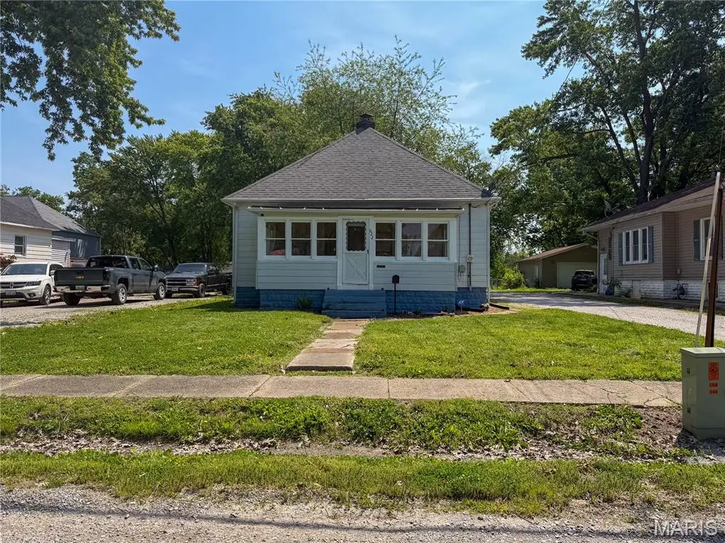 622 S Wood Street, Staunton, IL 62088 - #1
