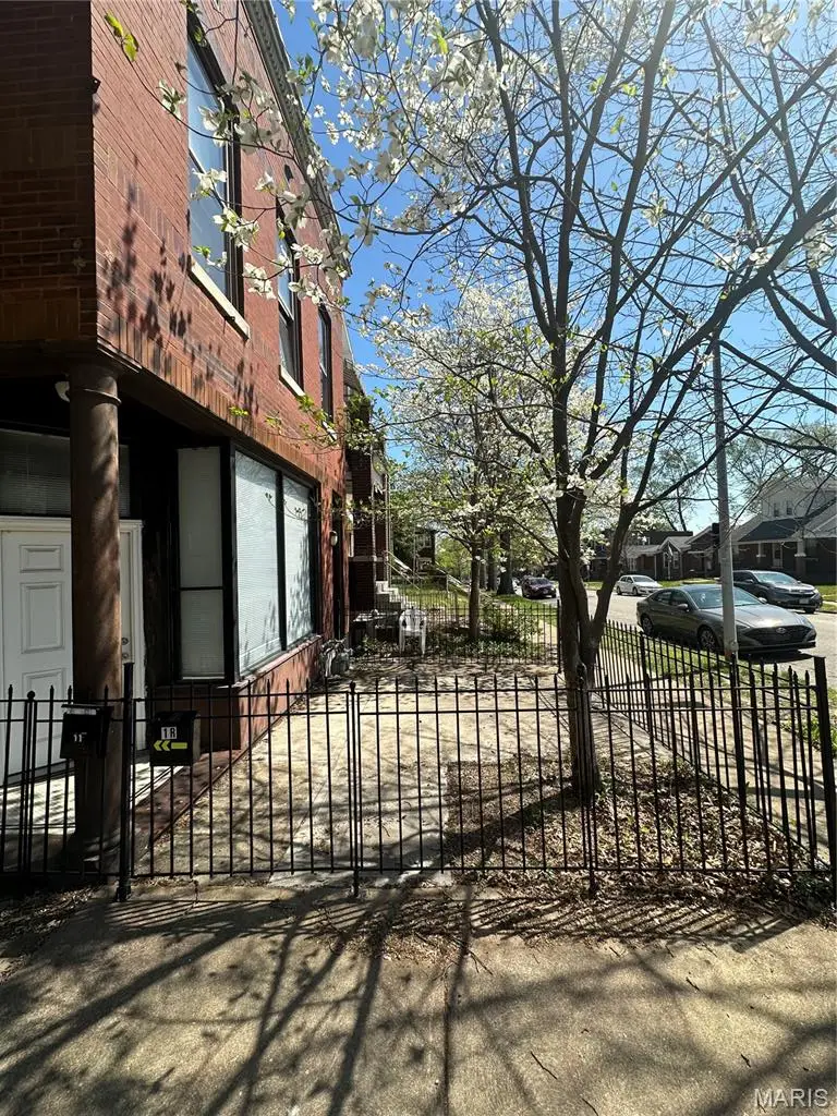 4173 Humphrey Street, Saint Louis, MO 63116 - #2