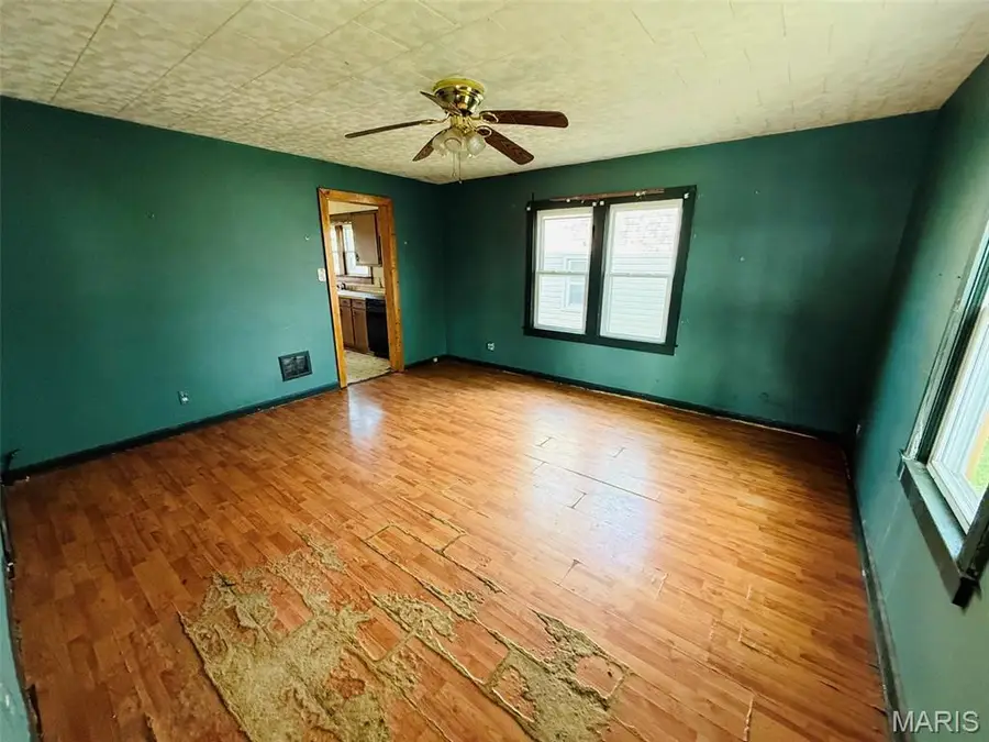 611 W Monroe Avenue, Owensville, MO 65066 - #2