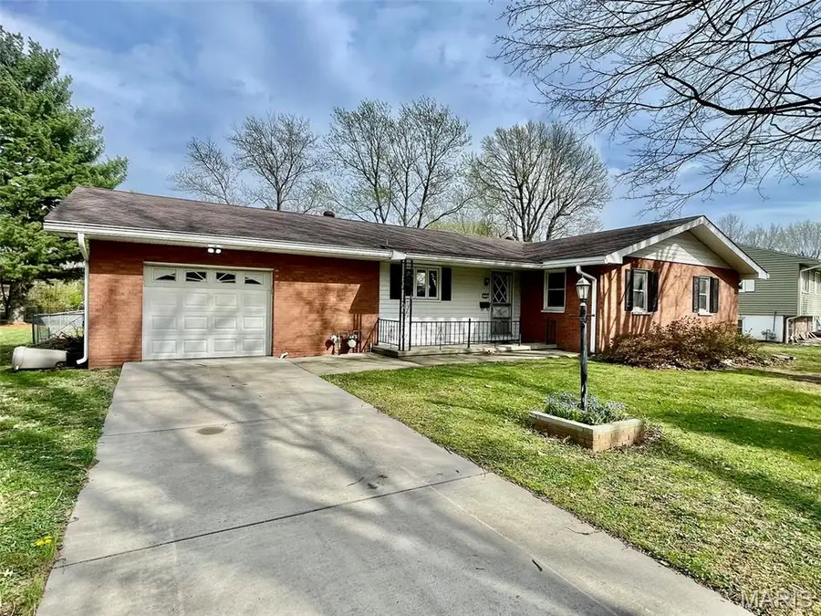 313 Sanders Street, Bethalto, IL 62010 - #2
