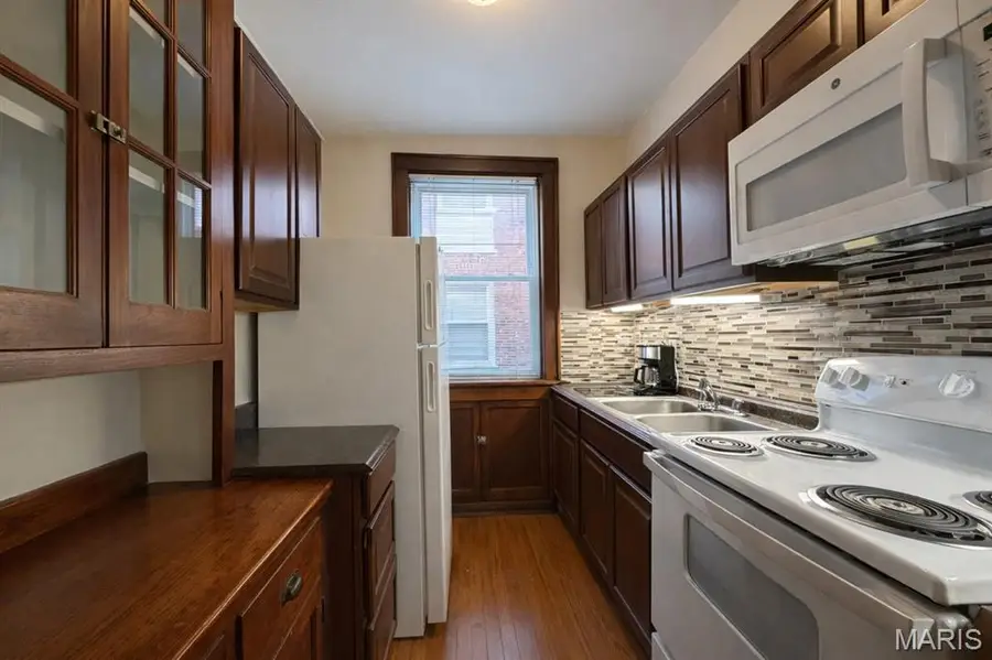 4626 Shenandoah Avenue, Saint Louis, MO 63110 - #3