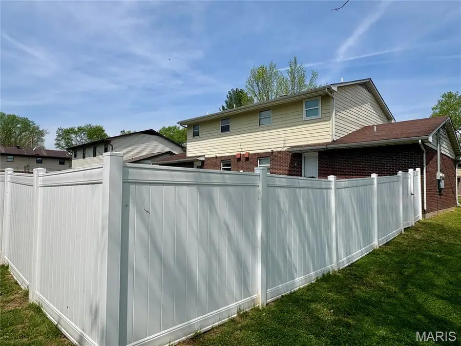 1027 & 1029 Village Lane, Cape Girardeau, MO 63701 - #2