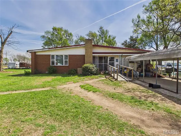 640 Bowman Court, Bernie, MO 63822