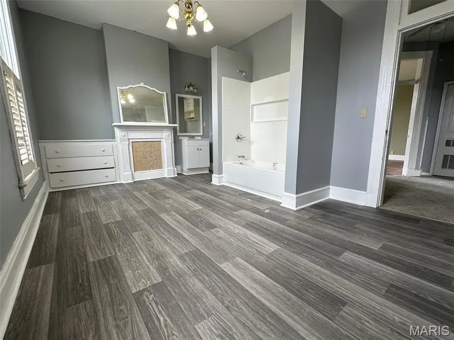 821 Alby Street, Alton, IL 62002 - #2