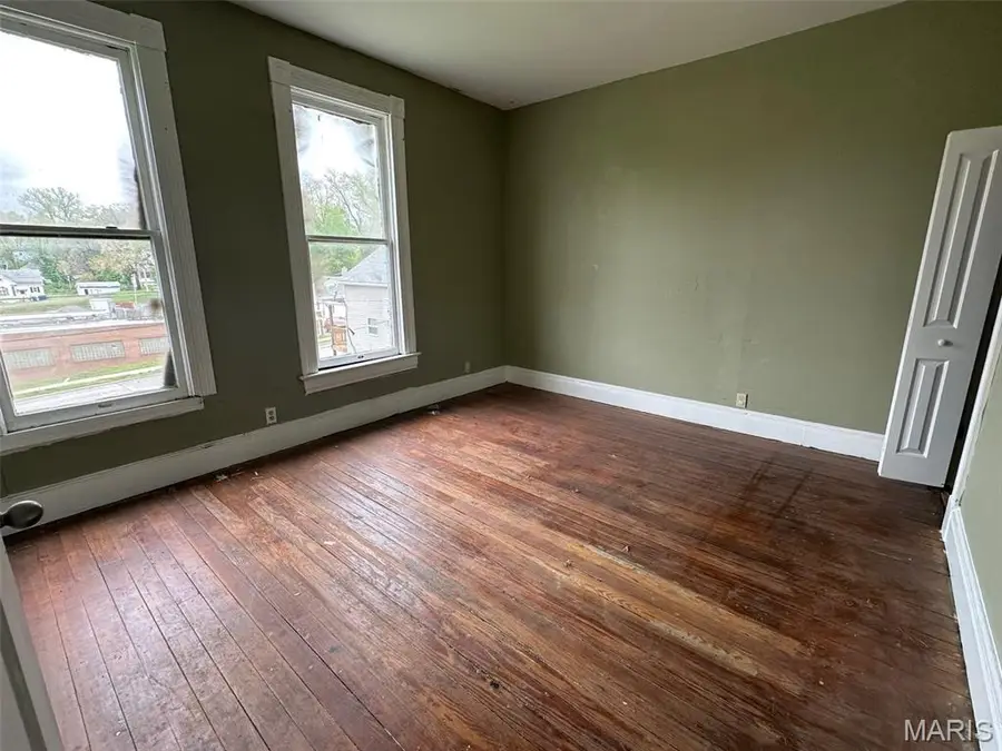 821 Alby Street, Alton, IL 62002 - #3