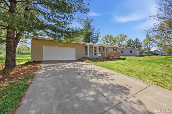 3020 Nettie Dr, Mehlville, MO 63129