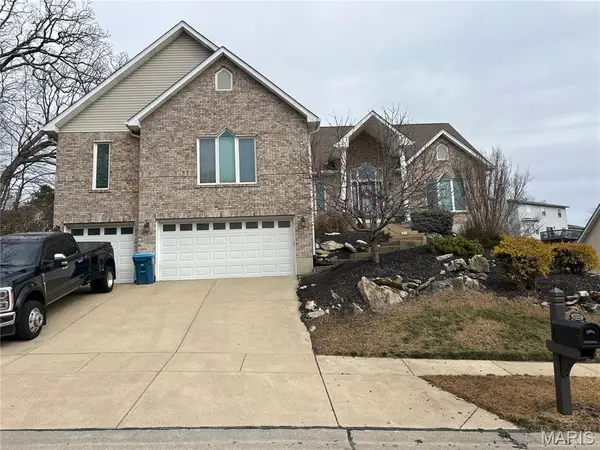 13222 Shady Green Drive, St Louis, MO 63128
