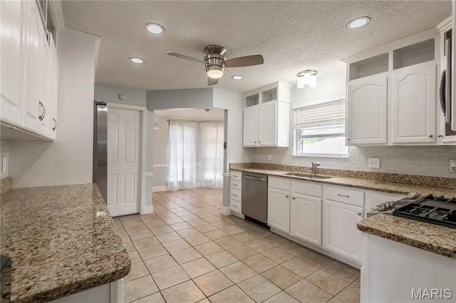 4851 Arevalo Drive, Saint Louis, MO 63128 - #2