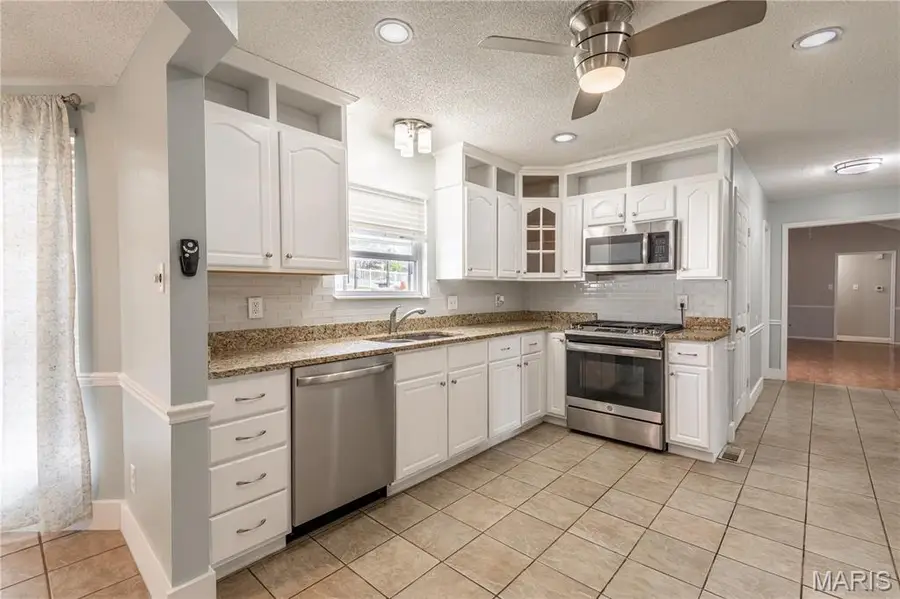 4851 Arevalo Drive, Saint Louis, MO 63128 - #3