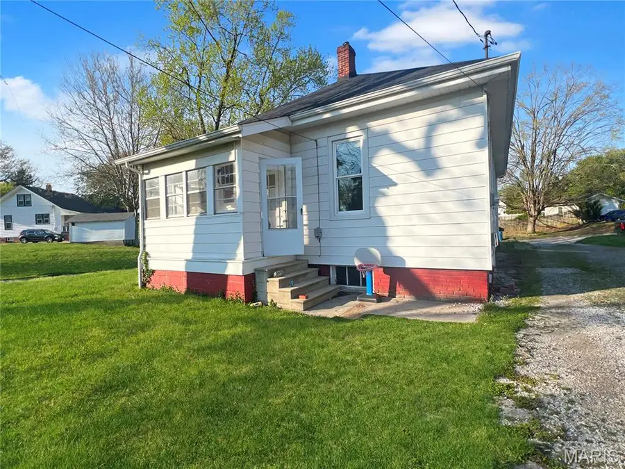 400 Rebecca Avenue, Collinsville, IL 62234 - #2