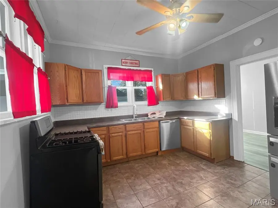 400 Rebecca Avenue, Collinsville, IL 62234 - #3