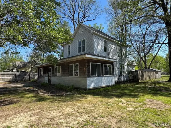 400 N Oak Street, Campbell, MO 63933