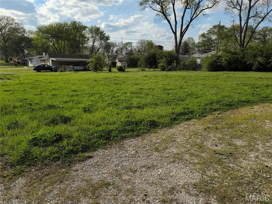 9139 Bobb Avenue, Saint John, MO 63114 - #3