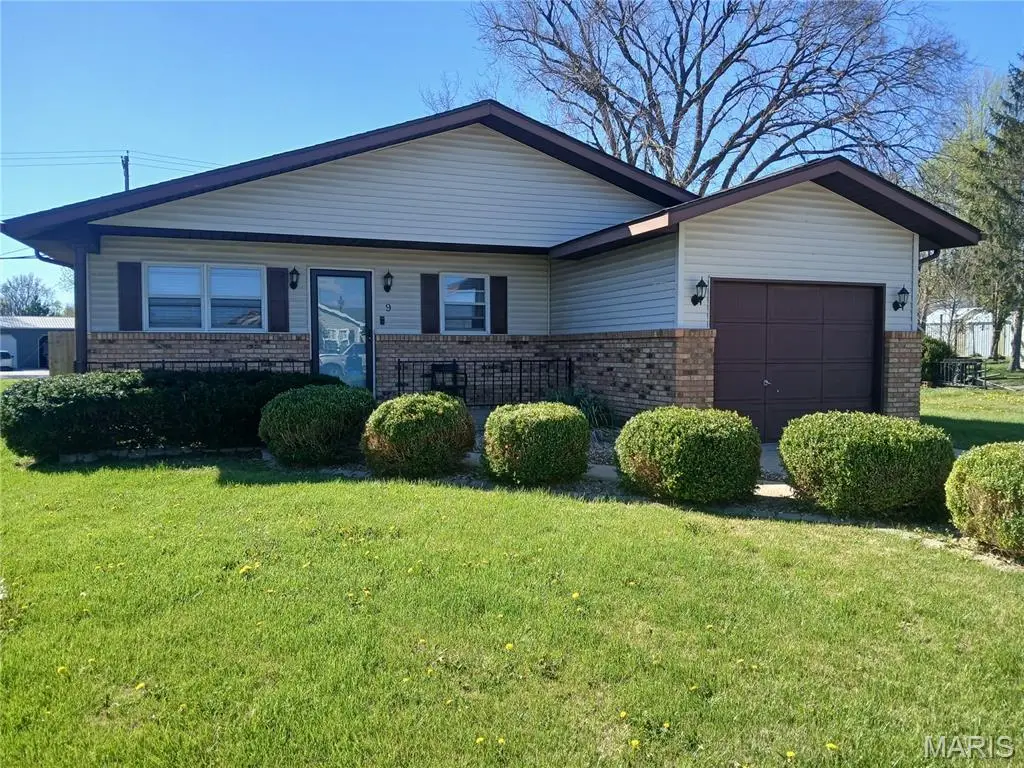 9 N Main Street, Moro, IL 62067 - #1