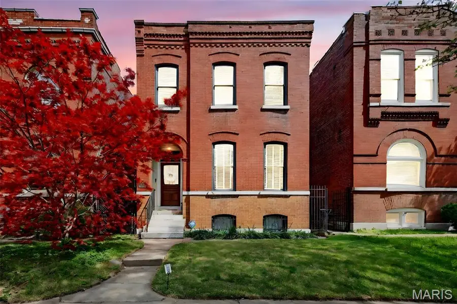 4449 Gibson Avenue, Saint Louis, MO 63110 - #2