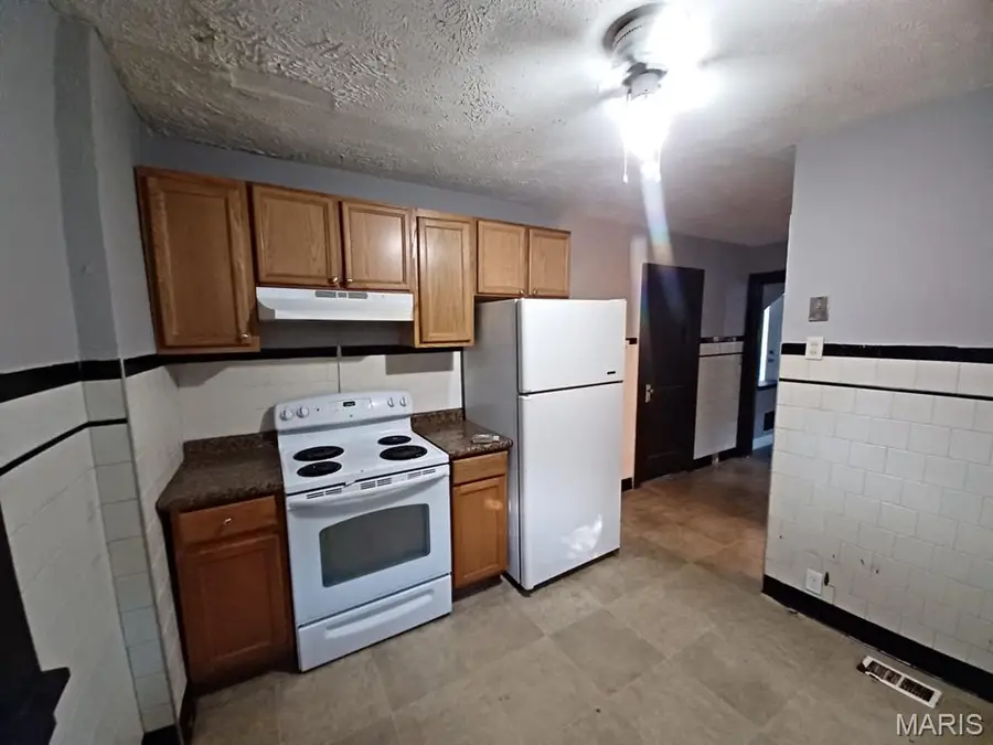 8328 Strathmore Place, Jennings, MO 63136 - #3